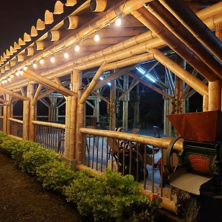 Hotel Campestre Cafe Tropical キンバヤ エクステリア 写真