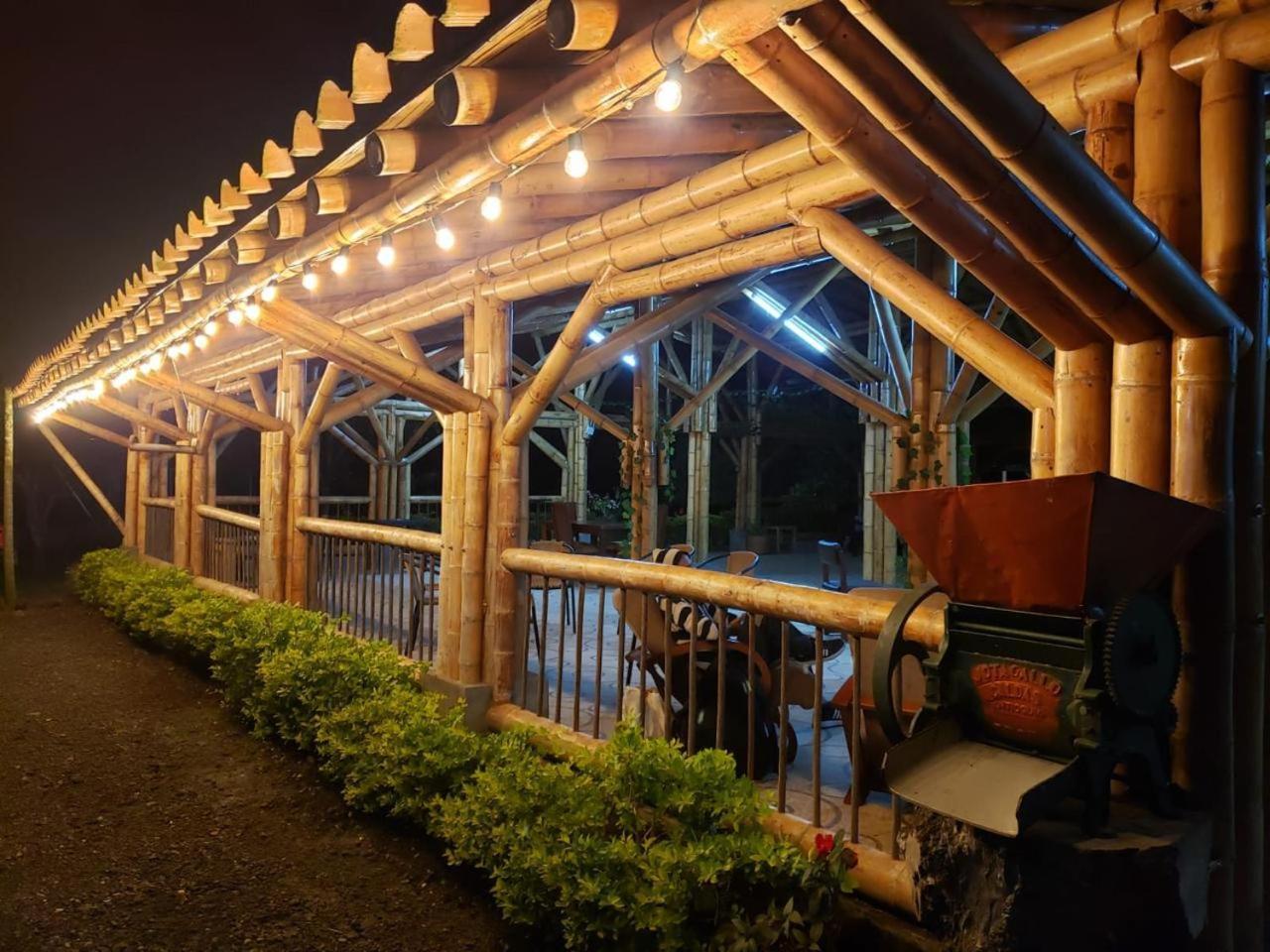 Hotel Campestre Cafe Tropical キンバヤ エクステリア 写真