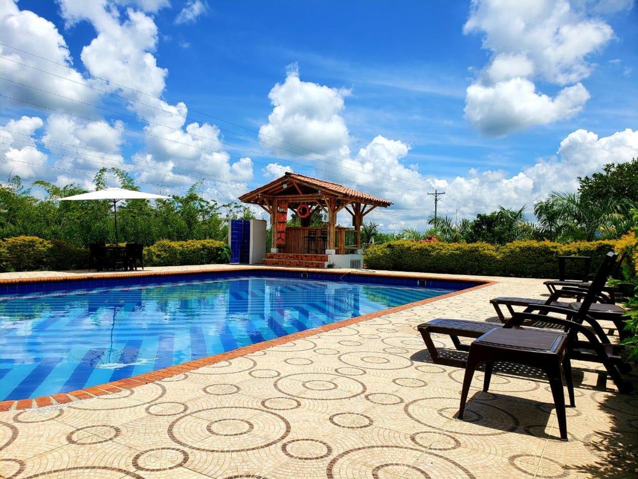 Hotel Campestre Cafe Tropical キンバヤ エクステリア 写真