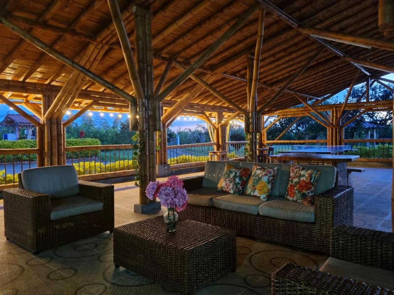 Hotel Campestre Cafe Tropical キンバヤ エクステリア 写真